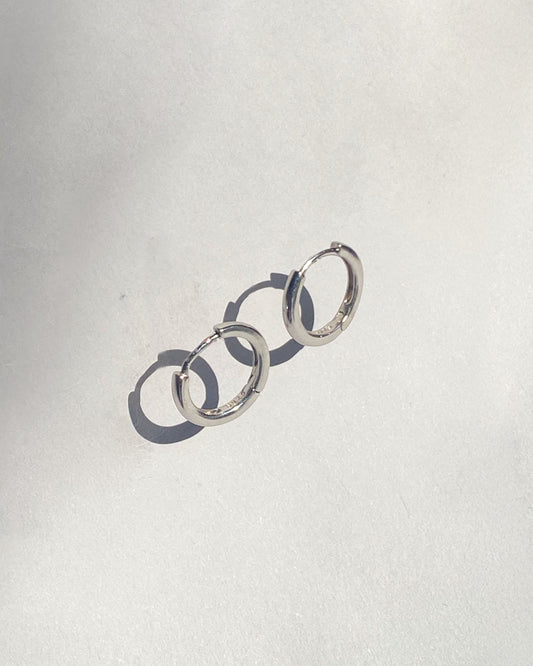 SYMPHONY HUGGIE SILVER